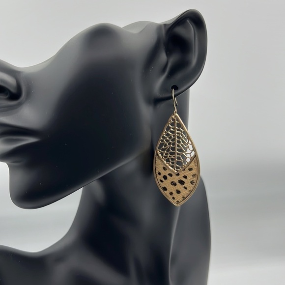 WOMEN’S Filigree Drop Leather Goldtone Earrings - Picture 1 of 9